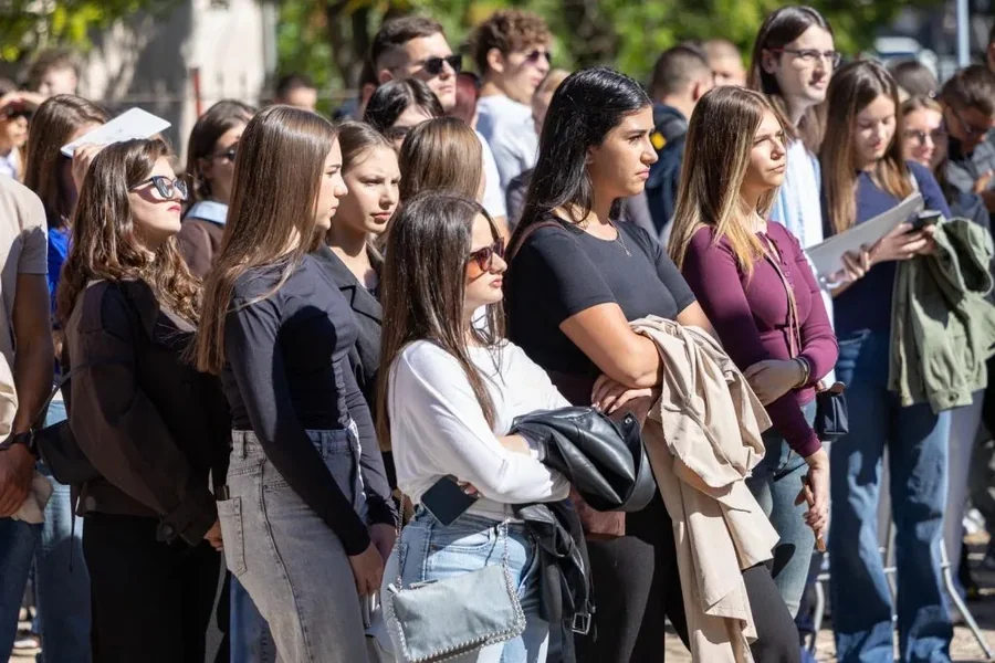 Počela nova akademska godina, političari su dočekali nove studente