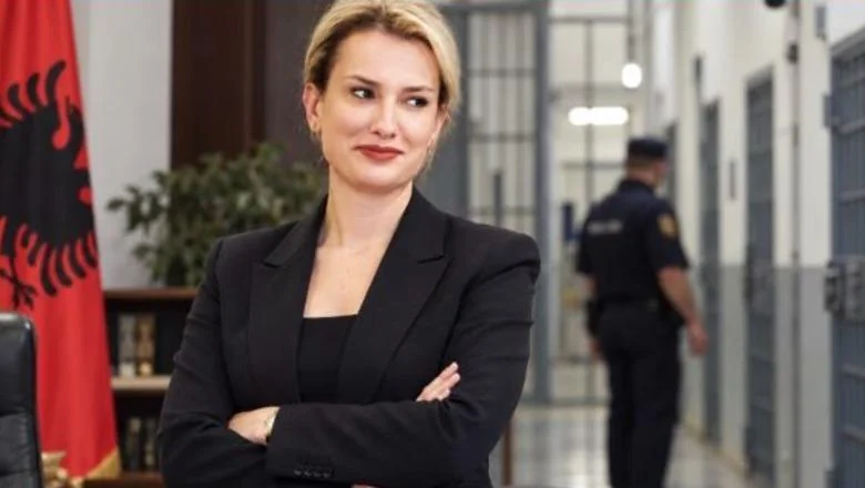 Pos potpisivanja transfera Velajta iz zatvora u Durrësu u zatvor Fier, direktorica Zatvora poverava dužnosti svog zamenika Kapllaniju do 1. novembra - Shqiptarja.com