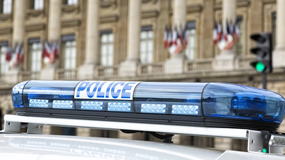 "Ritnuo sam ga dva puta u glavu": Zadržan 17-godišnji bugarski državljanin zbog napada na policajca na protestima u Francuskoj
