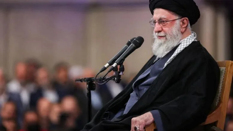Khamenei iz Irana ima plan bekstva za odlazak u Moskvu ako protesti obore režim
