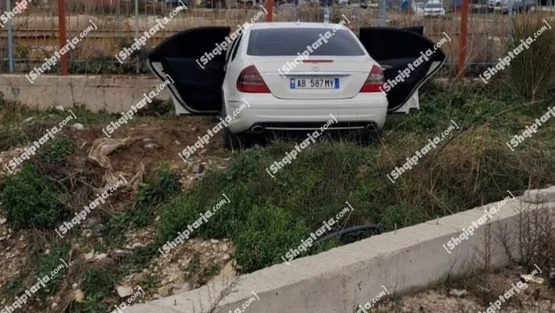 Udes na deonici Vlore-Orikum, 'Benz' izlazi sa puta, povredjena vozačica i 16-godisnji putnik (VIDEO) - Shqiptarja.com