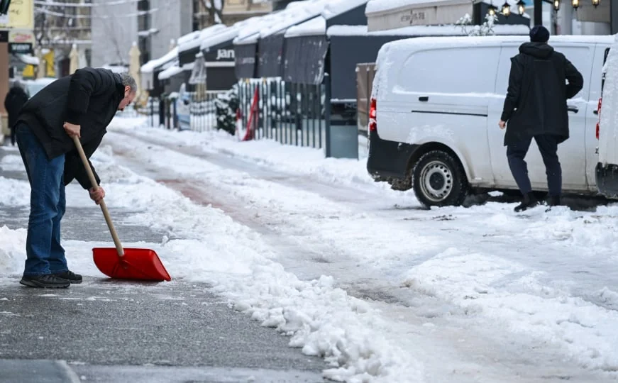 Sneg paralizovao Hrvatsku: Pogledajte kolike su kazne za građane koji ne čiste ispred zgrada