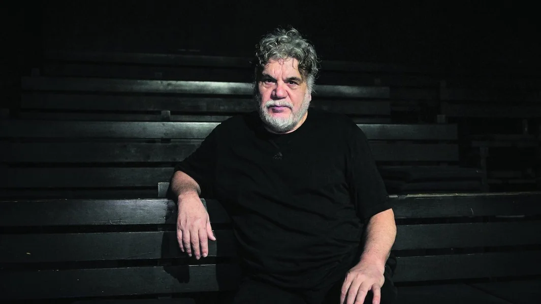 Kakleas postavlja Goldonija - Documento