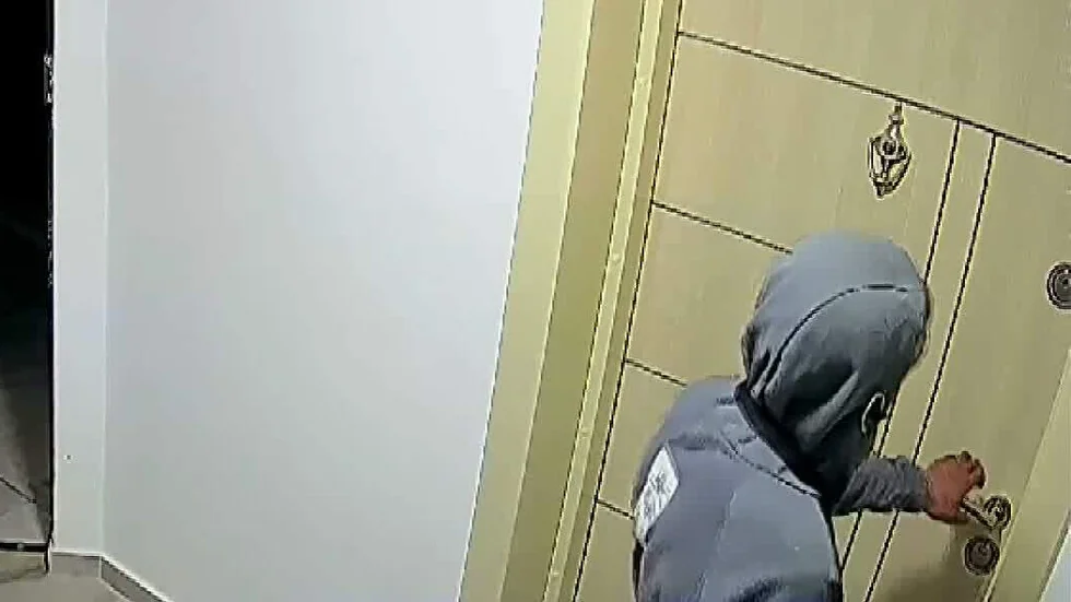 Muškarac je provalio u stan u centru Sofije dok vlasnici spavaju.