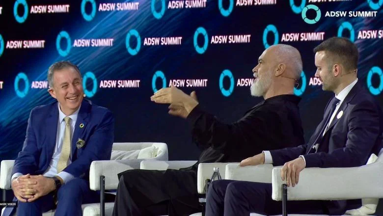 Čini ti se da si potomak Platona i Aristotela, ali nisi, Rama-ovi uvredljivi postupci provociraju grčke medije: Napao je našeg novinara samo zato što je pogrešno izgovorio imena - Shqiptarja.com