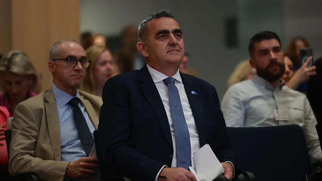Beleris: 'Neprimerena referenca' na indirektnu podrsku Kasidiarisu - Napadi na PASOK - Documento