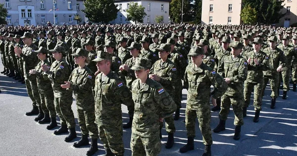 Novačenje počinje u ponedeljak, a evo šta čeka ročnike: Buđenje u šest ujutro, postrojavanje, himna...