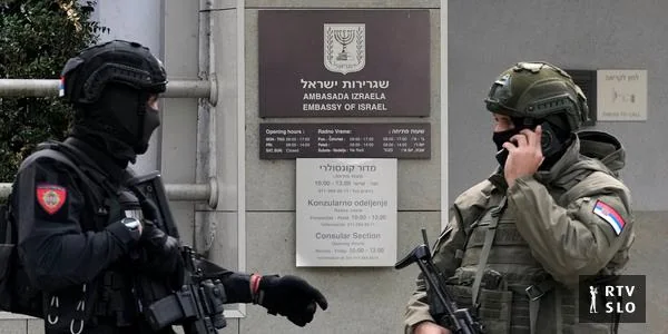 Policajac pred izraelskom ambasadom u Beogradu ubio napadača nožem