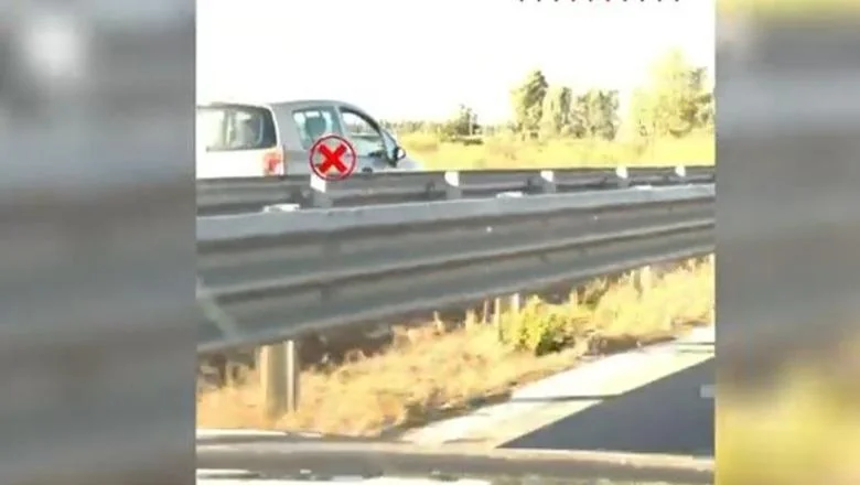 Vozač snimljen dok se kreće u suprotnom smeru na Fier-Lushnje, kažnjen sa 20 hiljada lek i suspendovana mu je dozvola na 24 meseca (VIDEO) - Shqiptarja.com