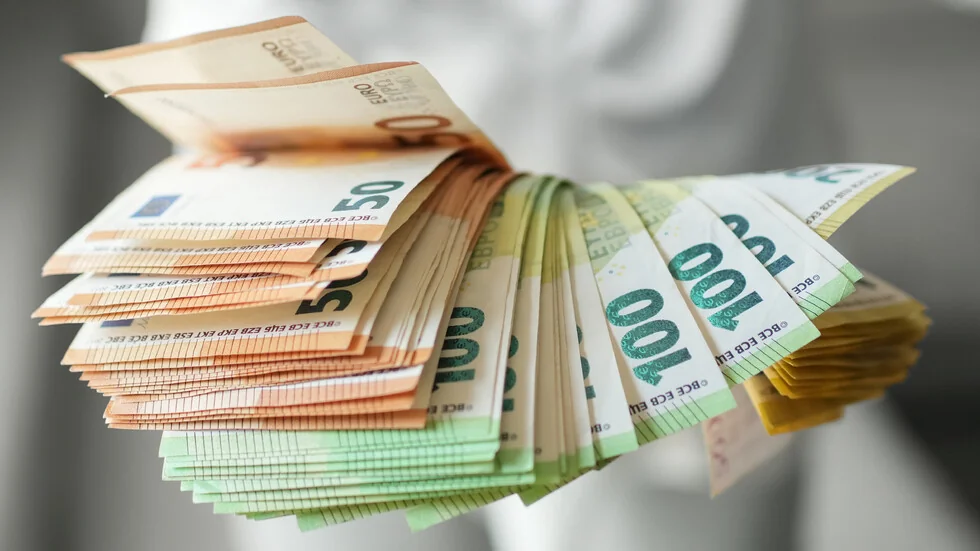 Ekspert: Prava evrobanknota izdaje karakterističan šum pri dodiru