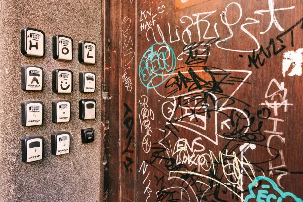 Dobitnost slovenskih domova | MLADINA.si