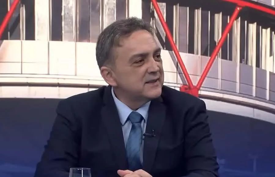 Pediopolisi (drugi deo) - nova kolumna na Toni Menkinovski u vikend izdanju Nove Makedonije - Nova Makedonija