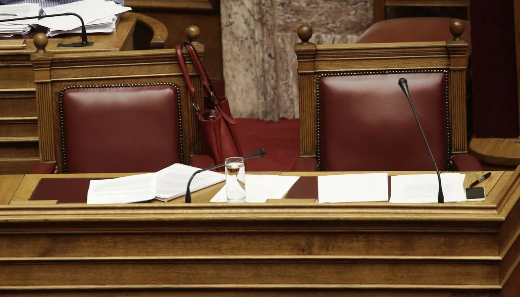 Direktori podnose ostavke da bi zaštitili ministre