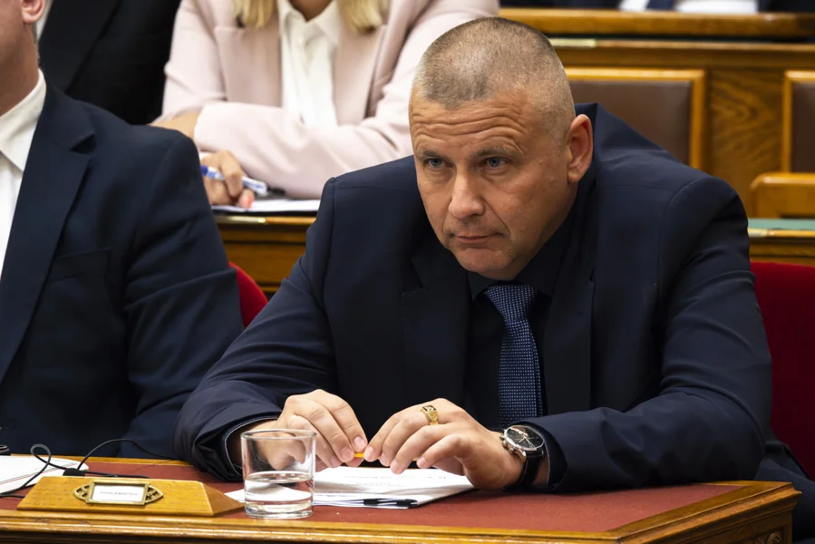Biće podneta prijava povodom ugovora o konsultantskim uslugama od 12 milijardi i drugih prethodnih luksuznih rashoda Vojske.