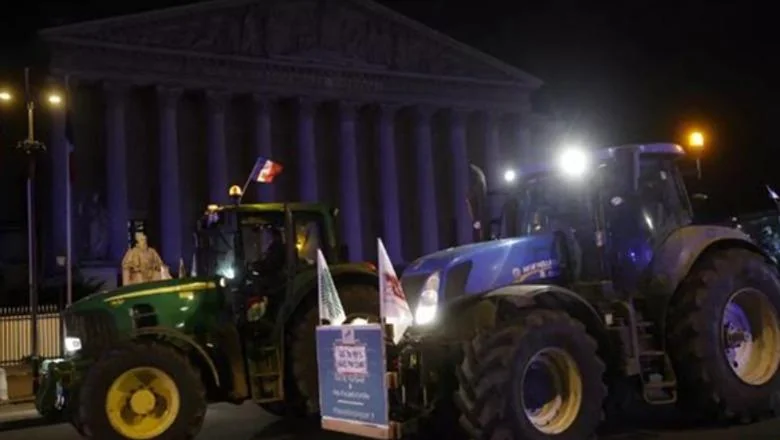 Francuski farmeri ponovo protestuju protiv sporazuma EU-Mercosur, izlaze s traktorima u Parizu - Shqiptarja.com