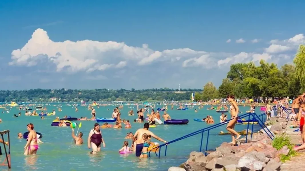 Svoj sendvič, slobodna plaža: šta poručuju gosti ponuđačima usluga na Balatonu - ORIGO
