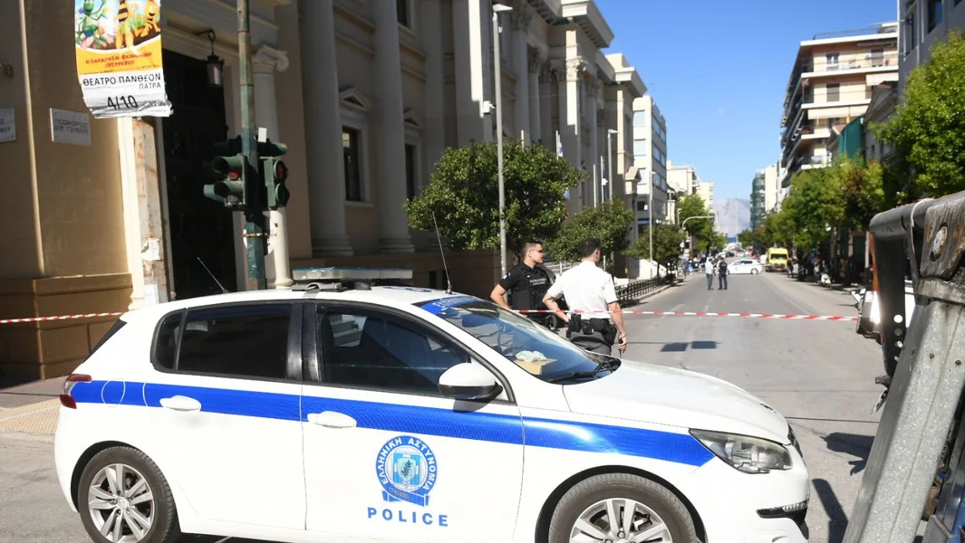 Poziv na bombu u sudovima Patre - Documento