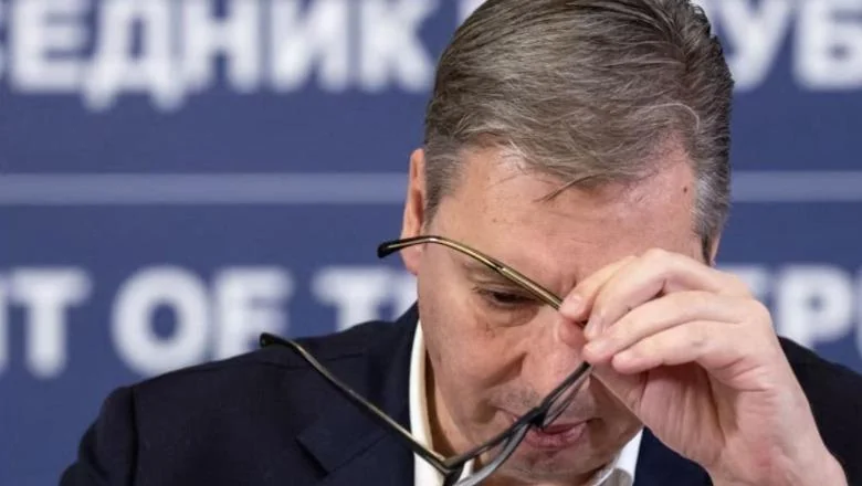 Zašto Vučić ne objavljuje vanredne izbore?