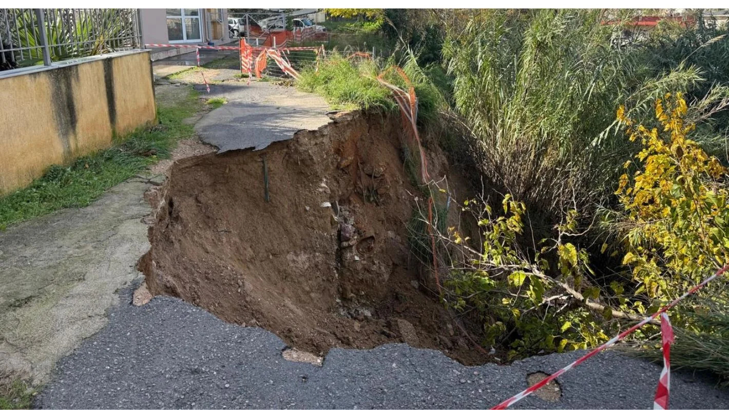 Kakokairija: Katizise 10 metara na reci Pikrodafnis – U stanje vanredne situacije Sveti Dimitrije – Documento