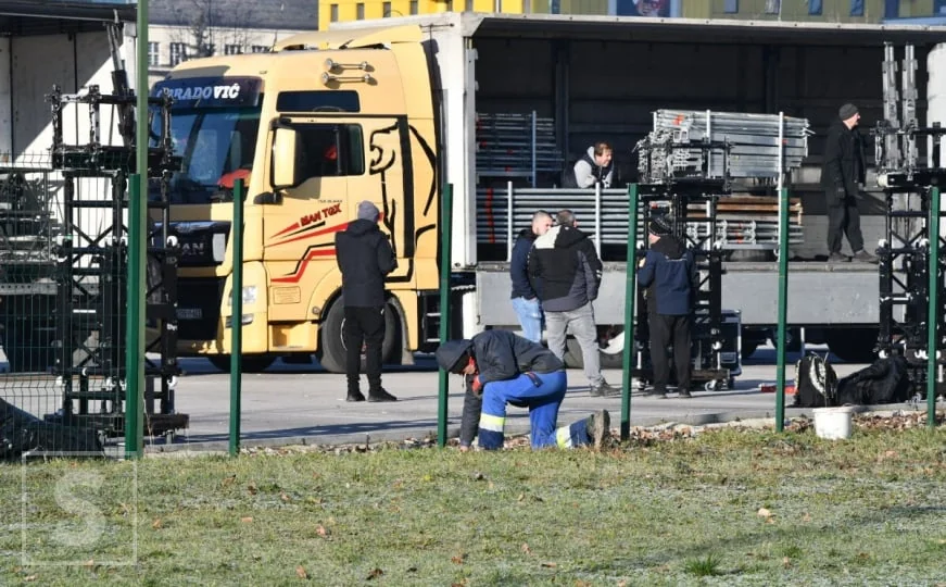 Sarajevo se sprema za najluđu noć: Pogledajte kako teku pripreme za doček Nove godine