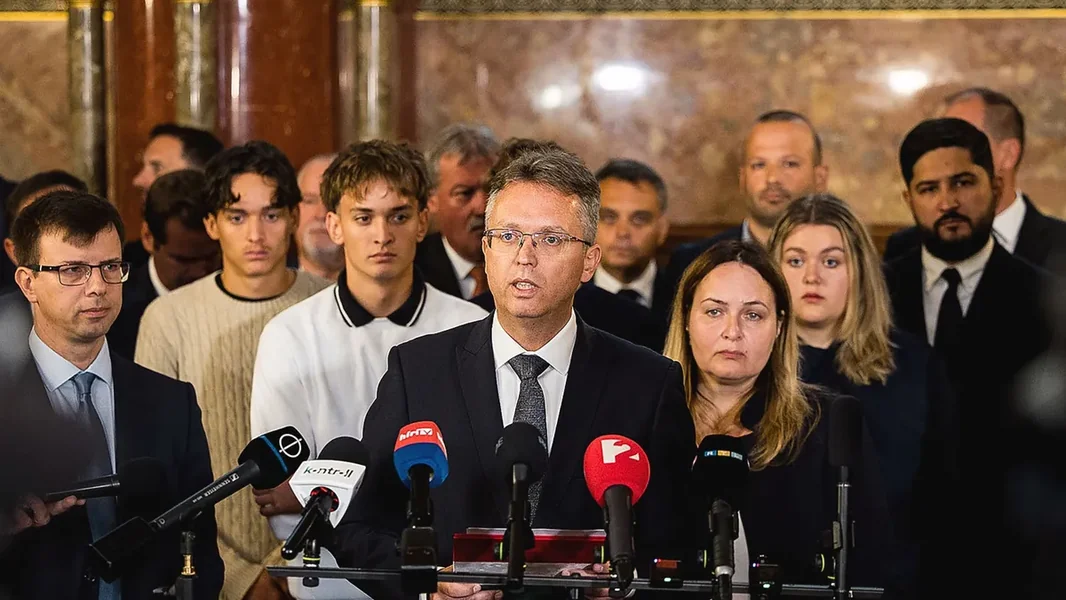 Fidesz–KDNP: Napredak u izgradnji autokratskog sistema uz progon Hankó Balázs