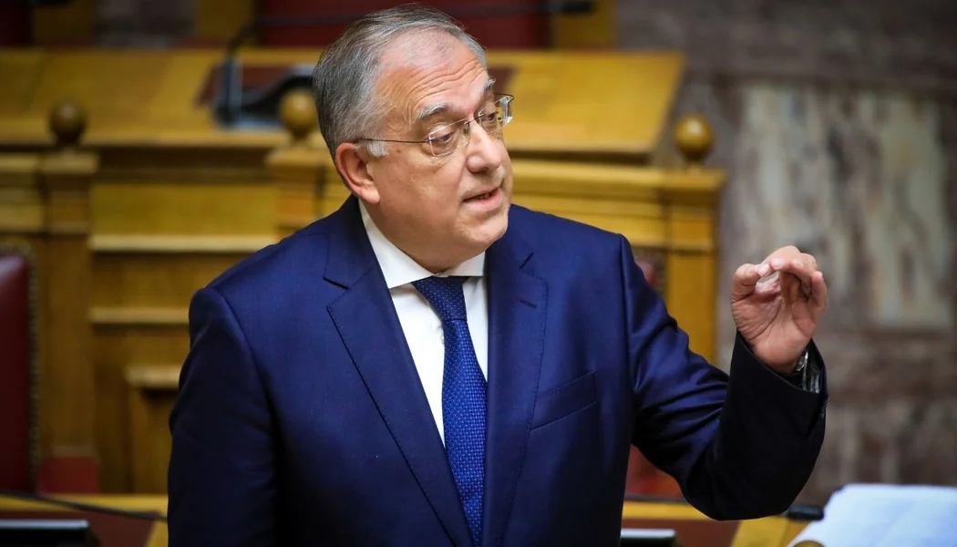 Izvan mesta i vremena Theodorakakos: «Srednje grcko domacinstvo zadovoljava svoje potrebe» - Documento