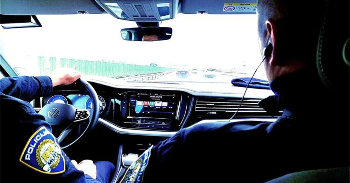 Bežao policiji i izazvao dve saobraćajne nesreće, vlasnik automobila je trinaestogodišnje dijete