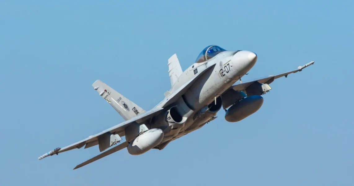 Vazdušna meta otkrivena u blizini granice Rumunije. Avioni F-18 su podignuti sa zemlje.