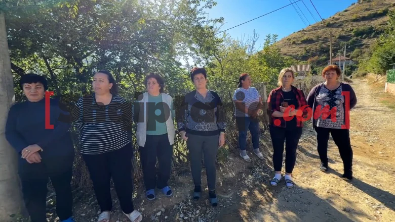 Pogradec/ Stanovnici zone Kalase u protestu zbog oštećene ulice: Tokom zime imamo poteškoća pri prelasku (VIDEO) - Shqiptarja.com