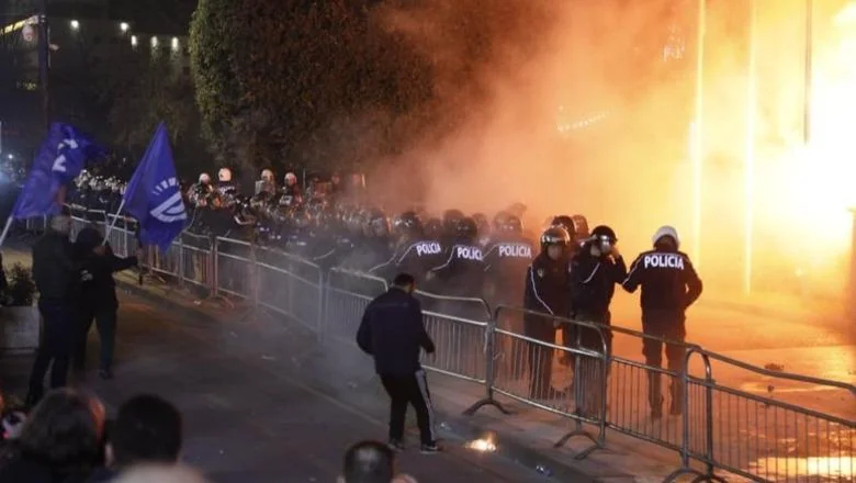 Zašto Berišini molotovljevi kokteli ne pale građanski gnev?