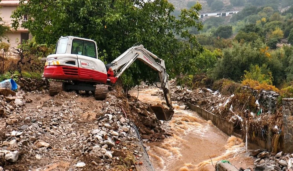 Kreta: Teške naredne sate, pogoršanje nevremena – nove poplave, mnoštvo poruka 112 i sela prekrivena muljem
