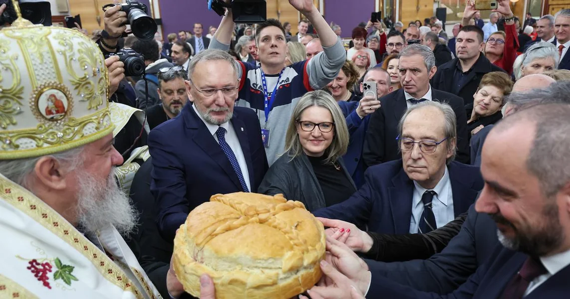 FOTO/VIDEO Božićni domjenak SNV-a: Lomila se i česnica, tražio novčić, pogledajte tko ga je dobio
