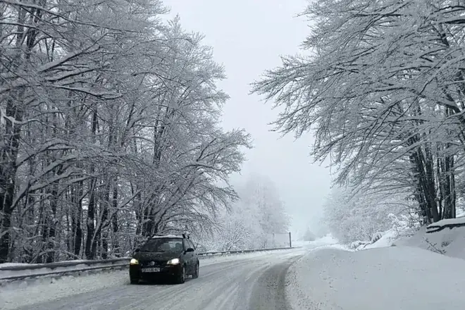 Poslednji izvestaj od 20:30: Saobracaj u zimskim uslovima, svi putevi su prohodni - Nova Makedonija