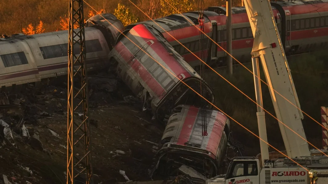 Zašto su vozovi vozili bez sigurnosnih sistema - Šta pišu španski mediji o tragediji - Documento