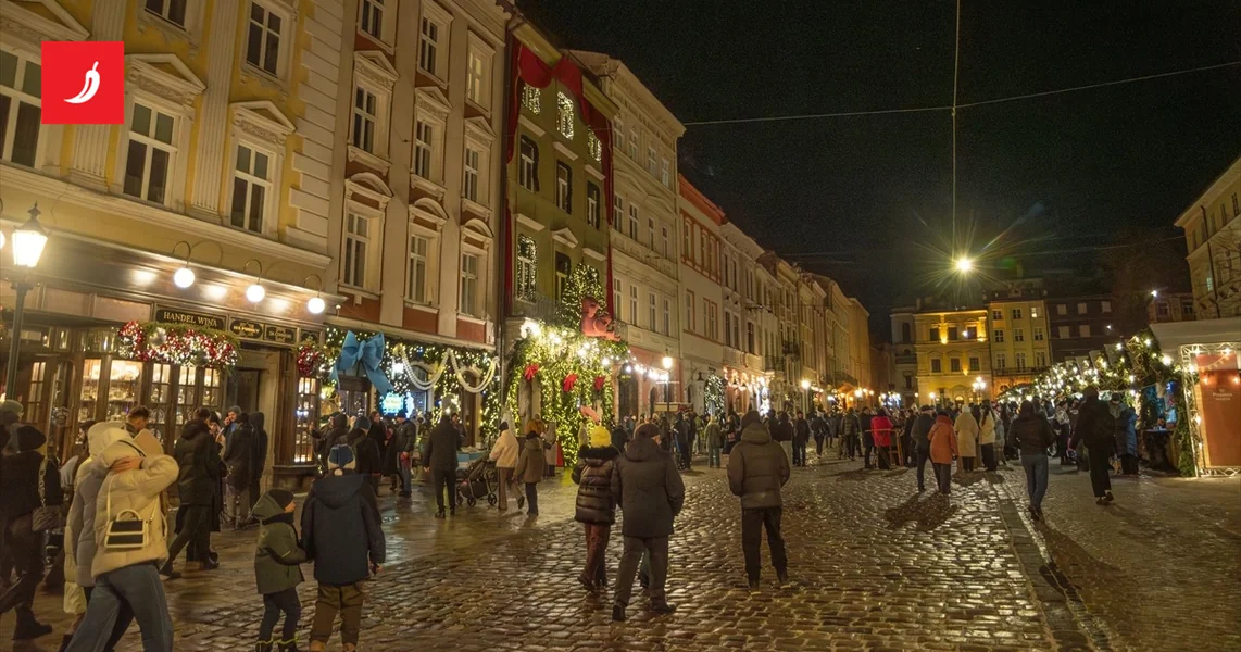 Stanovnici ukrajinskog Lavova slave Novu godinu usprkos ratu. Uponoć policijski sat