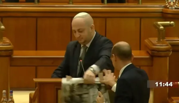 Silviu Vexler je u Parlamentu polomio portrete Mihai Eminescu, Octavian Goga, Mircea Eliade i Mihail Kogalniceanu. Sta kaze Institut Elie Wiesel