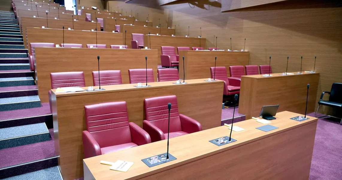Tačno, političari zagađuju vodu umesto da se brinu za ekologiju politike