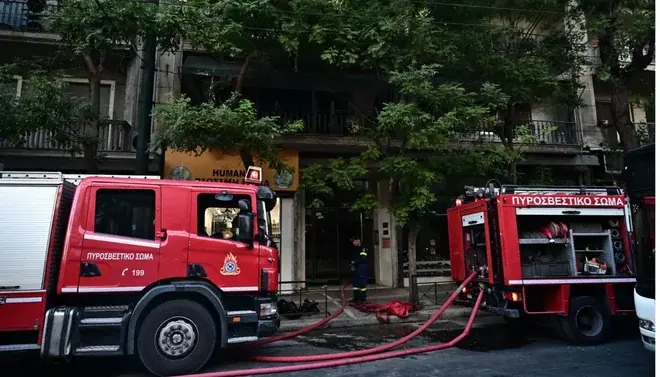 Alarm u Peristeriju: stariju ženu izvučenu bez svesti iz požara u stanu - Documento