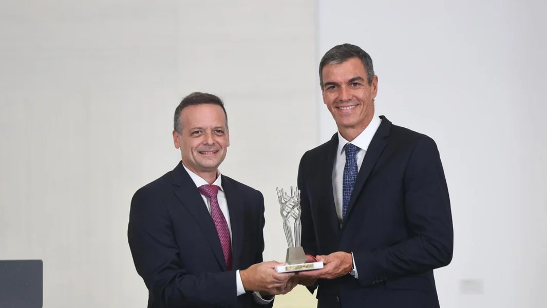 Nagrada Demokracije Grada Atine za 2026. godinu dodeljena premijeru Pedru Sánchezu