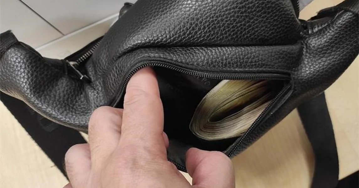 FOTO Zaustavljen autobus iz Srbije: Vozaču pretresli torbicu, pogledajte šta su pronašli