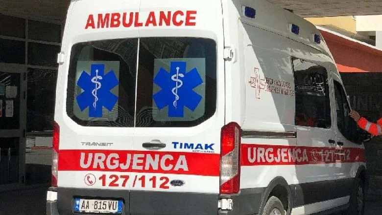 Pao sa skela pre nekoliko dana u Sarandi dok je farbao fasadu objekta, 53-godišnji Andon Kapetani, poznat i kao Arben Kapetani, preminuo u Klinickom centru za traumatologiju u Tirani