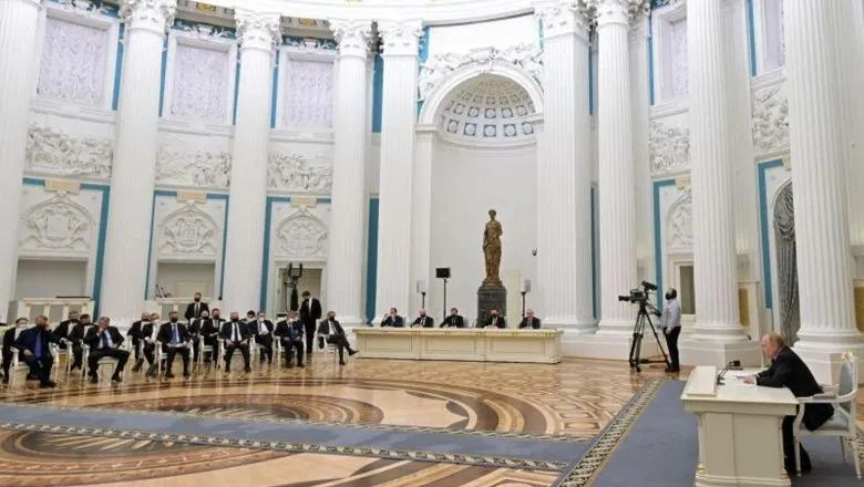 Bogat, ali nemoćan, kako Putin drži ruske milijardere na svojoj strani tokom rata u Ukrajini - Shqiptarja.com