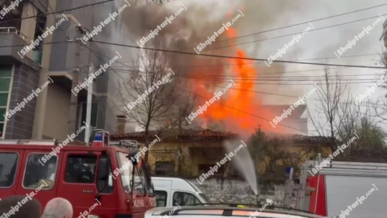 Stan u Elbasanu zahvaćen plamenom, vatrogasci na mestu događaja (VIDEO)