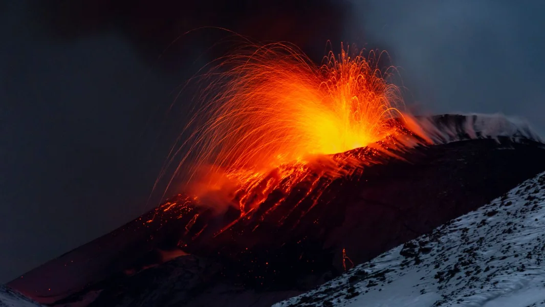 «Bruje» snežna Etna – Impresivne slike