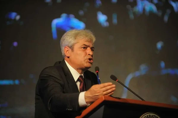 Ahmeti i saradnici kongresno dogovorili urušavanje jedinstvene Makedonije i njeno preuređenje