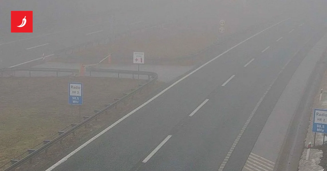 Mokri i klizavi kolnici, u unutrašnjosti magla. Mogući odroni i poledica