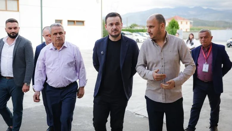 Ministar Salla u Elbasanu: Kredit do 2 miliona evra sa suverenom garancijom za proširenje preduzeća i povećanje izvoza