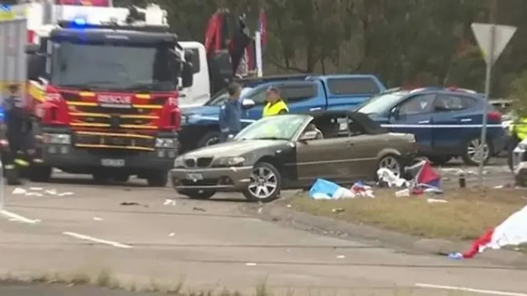 Automobil se zabio medju navijace, povredjena su i deca – video