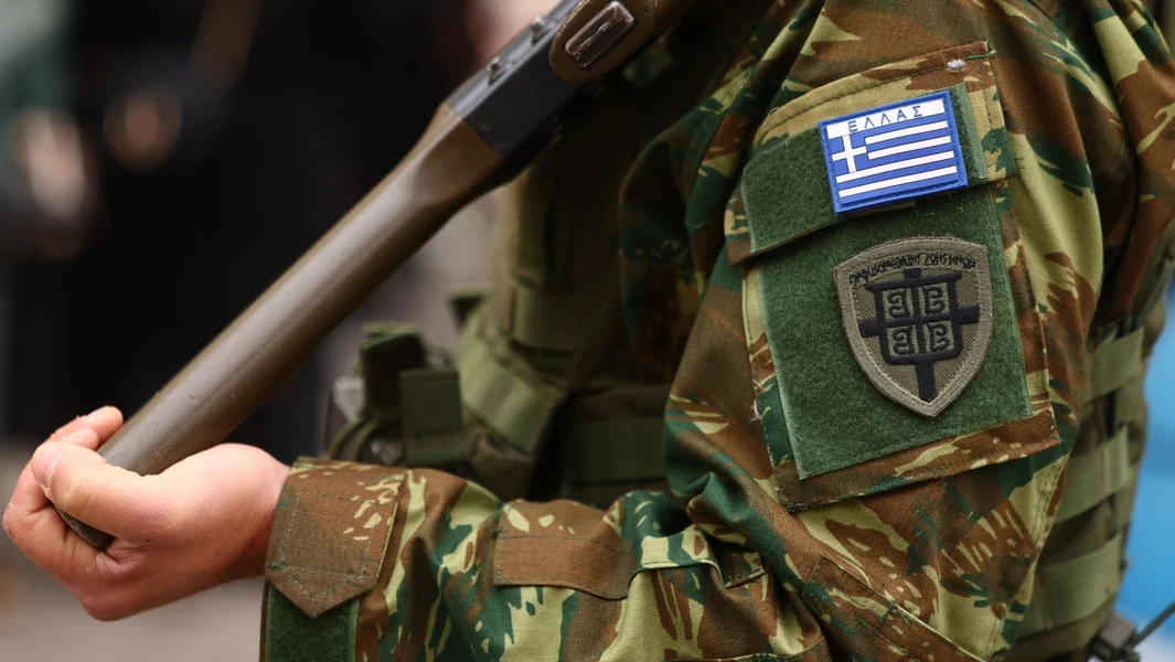 Odlaganje vojne službe: Obavezna vojna služba sa 25 godina - Studenti se protive - Documento