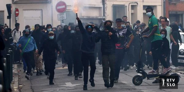 Francuska policija se sukobila sa demonstrantima. Dijakičke organizacije se distanciraju od nasilja.